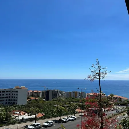 Leonor Seaview